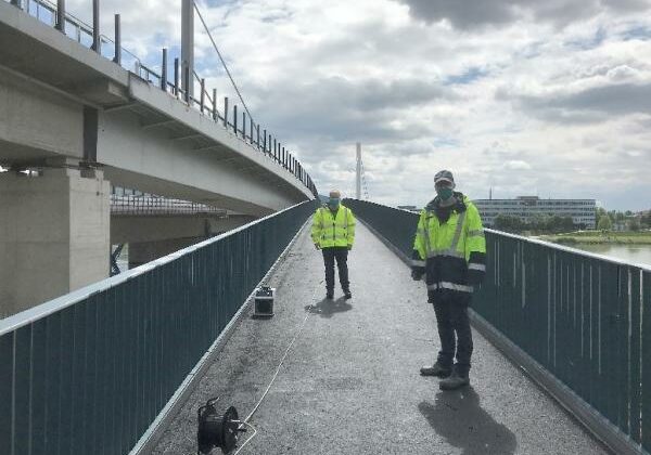 SCZ bei Schwingungsmessungen an der neuen Donaubrücke Linz