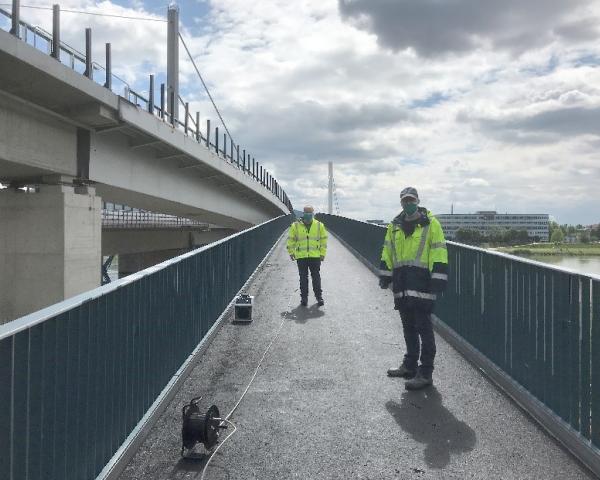SCZ bei Schwingungsmessungen an der neuen Donaubrücke Linz